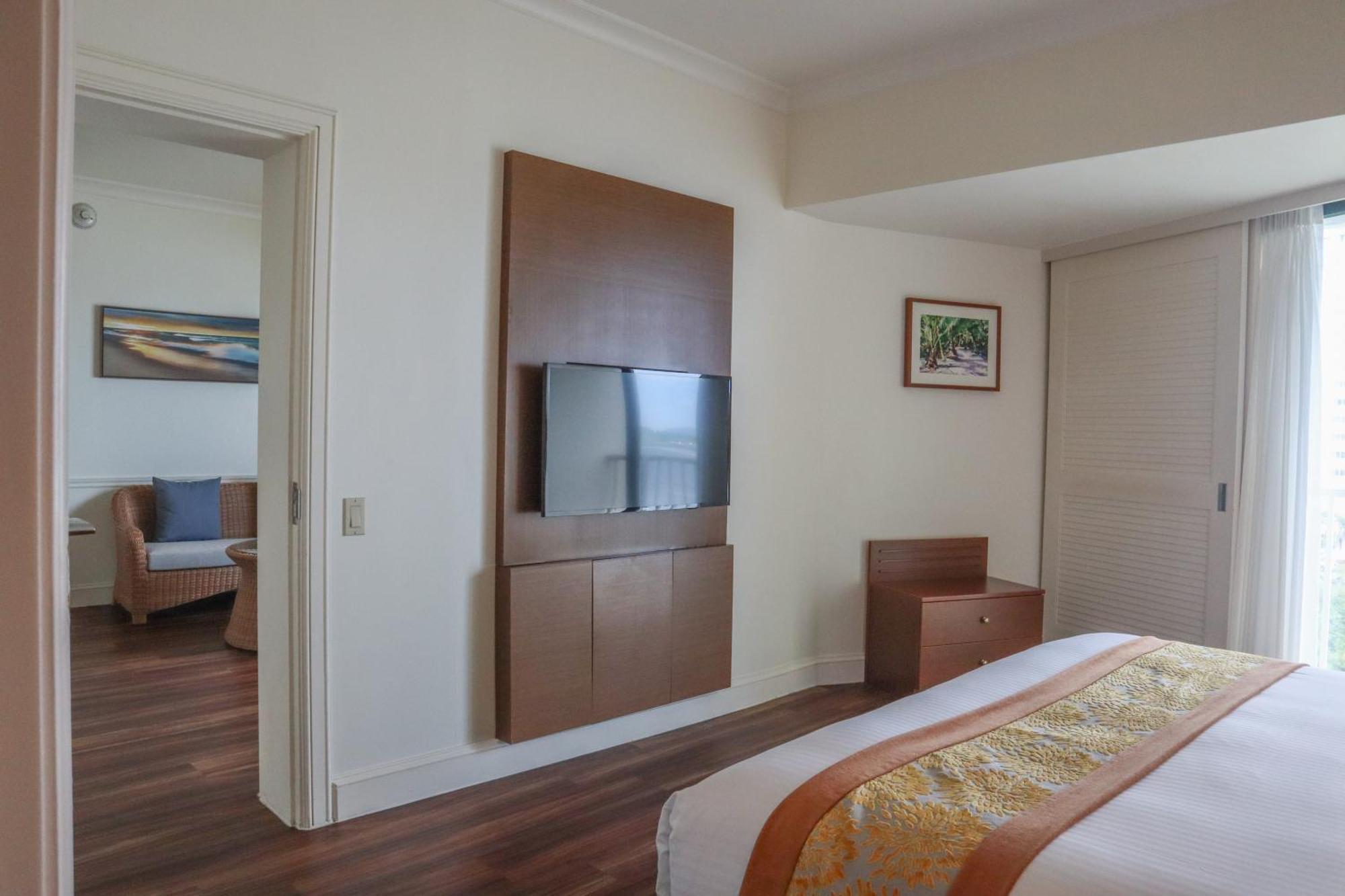 Lotte Hotel Guam Тумон Екстериор снимка