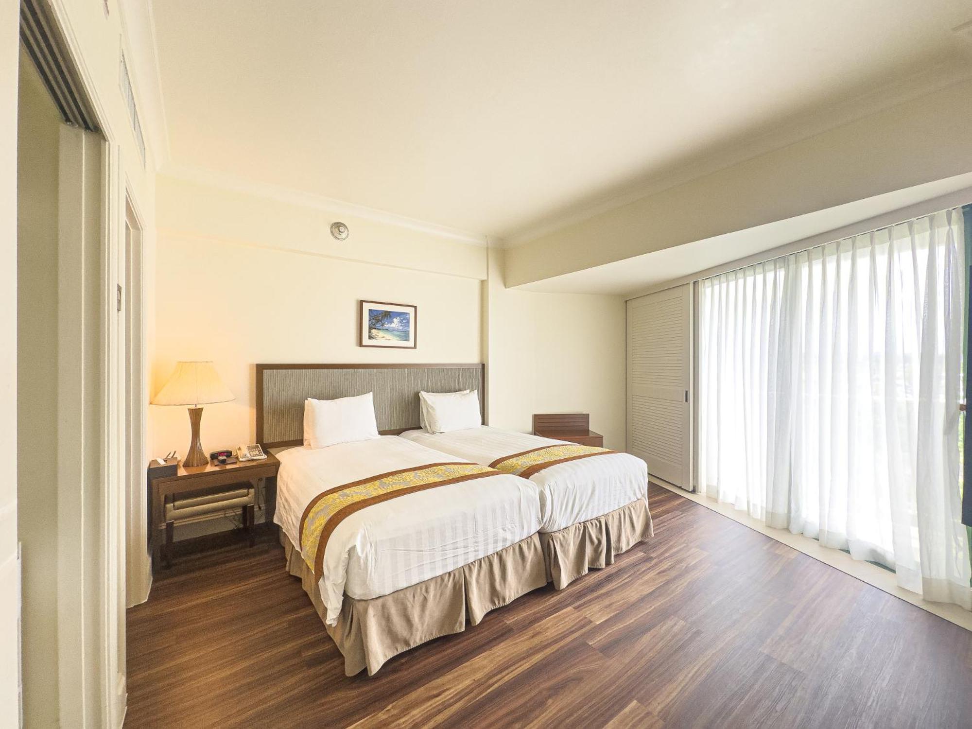 Lotte Hotel Guam Тумон Екстериор снимка